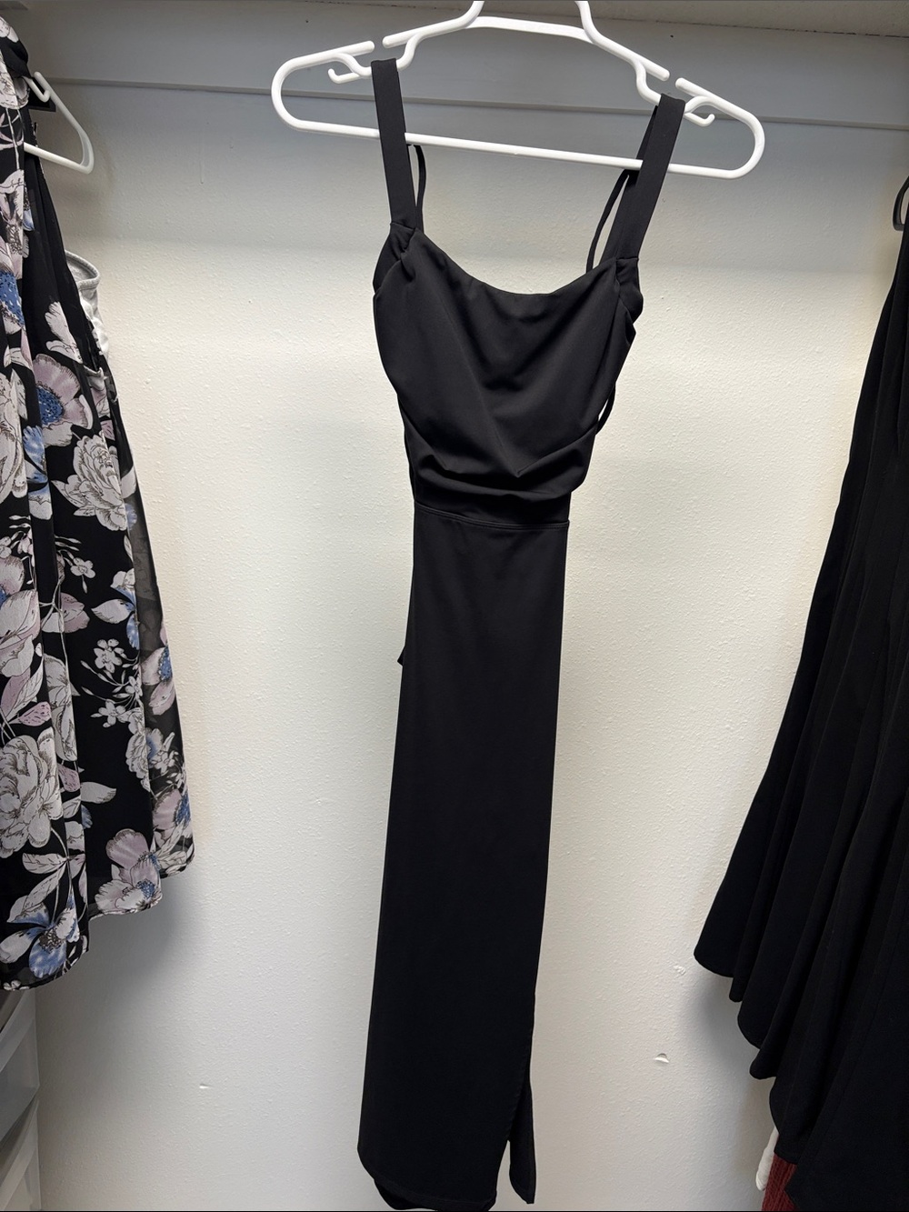 Elegant Black Sleeveless Crisscross Open Back Midi Dress